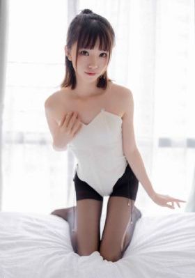 周妍希浴缸洗澡未删视频_高清手机在线看